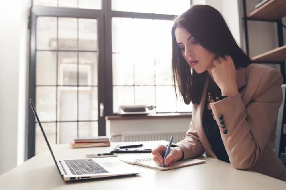 Screenwriting & Scriptwriting