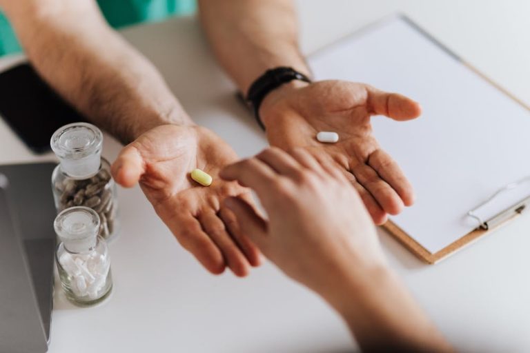 Why Should You Become A Pharmacy Technician