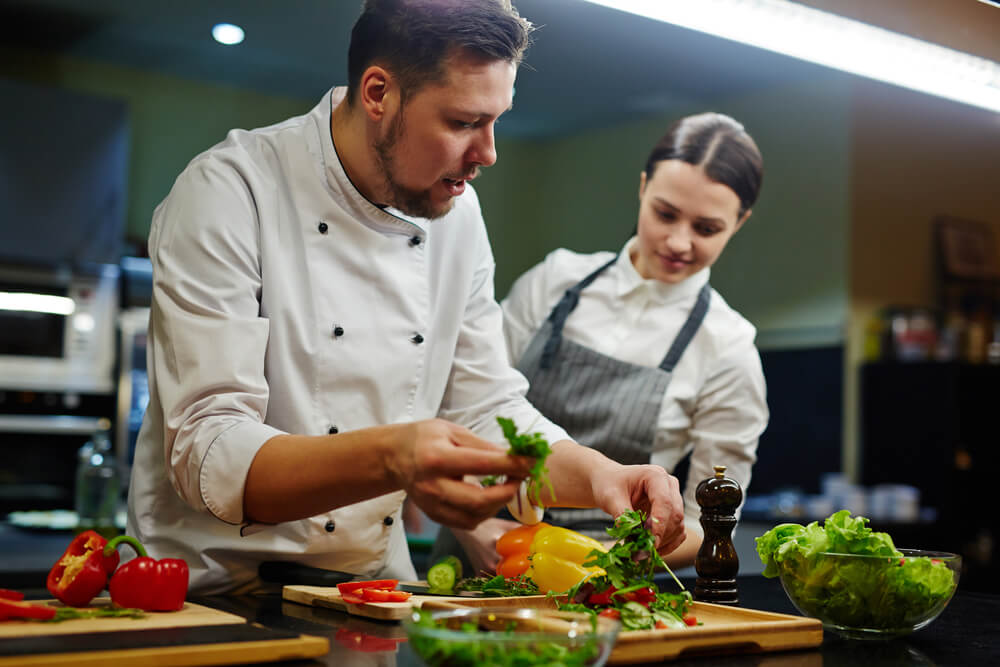 how to become a commis chef uk