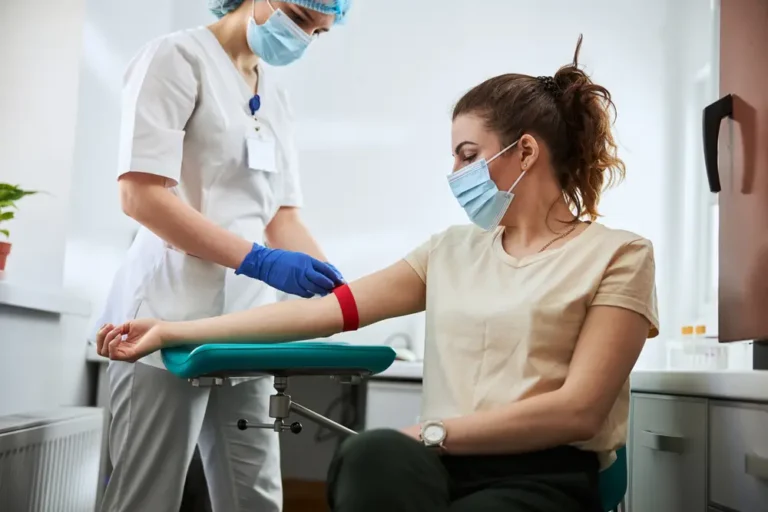 Janets - How to become a Phlebotomist featured image