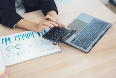 Financial Skills for Office Administrators in Workplace